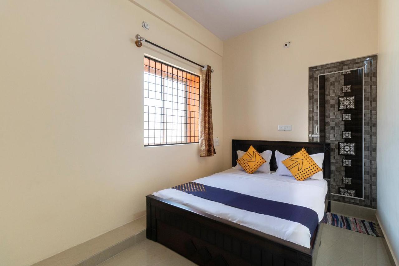 Spot On Ssr Lodging And Boarding Bangalore Exterior photo