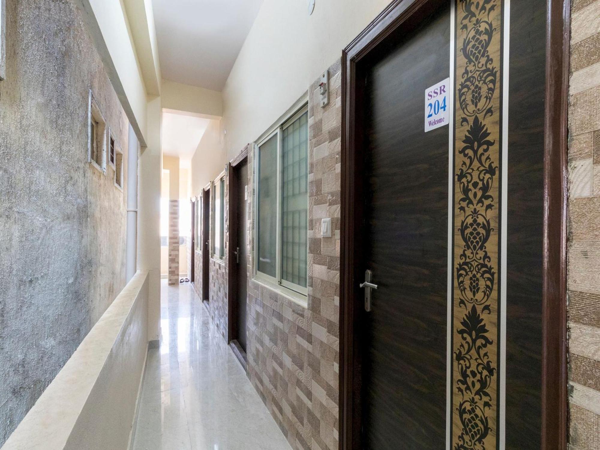 Spot On Ssr Lodging And Boarding Bangalore Exterior photo