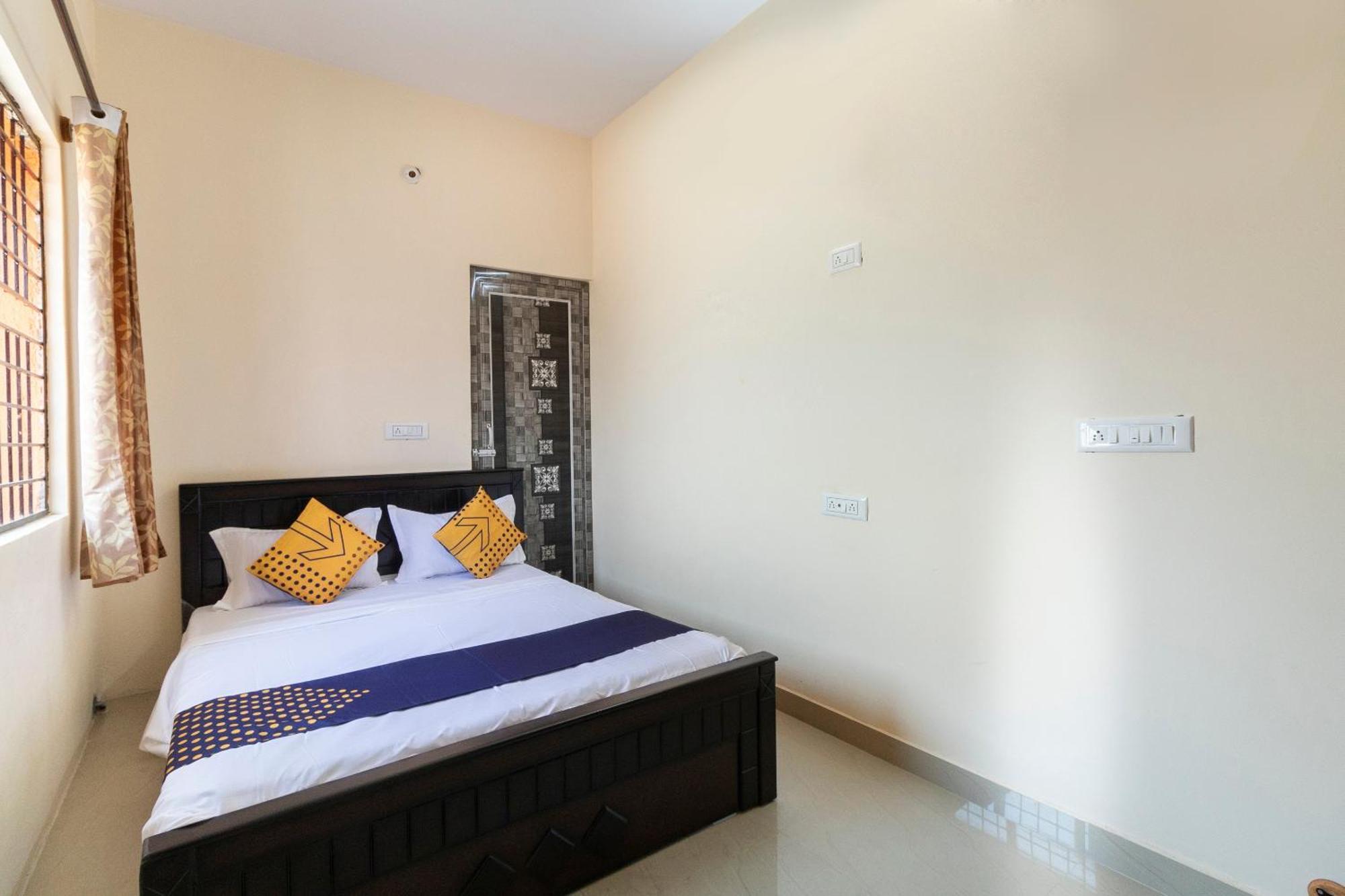 Spot On Ssr Lodging And Boarding Bangalore Exterior photo